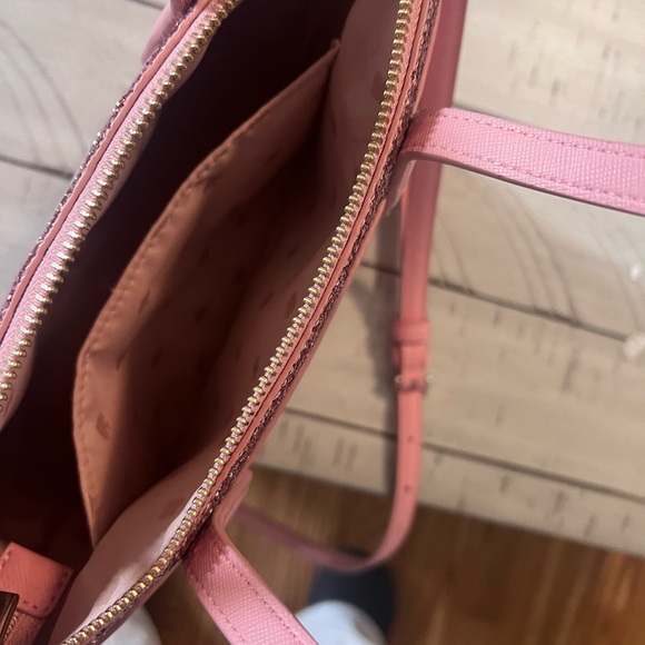 KATE SPADE Glitter Crossbody Dusty Peony is color - Picture 4 of 8